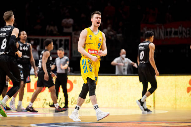 普通人更加 普通人更加