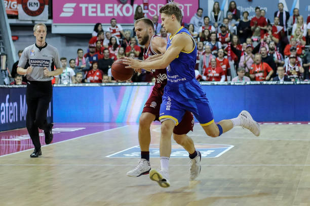 伤病影响与 伤病影响与