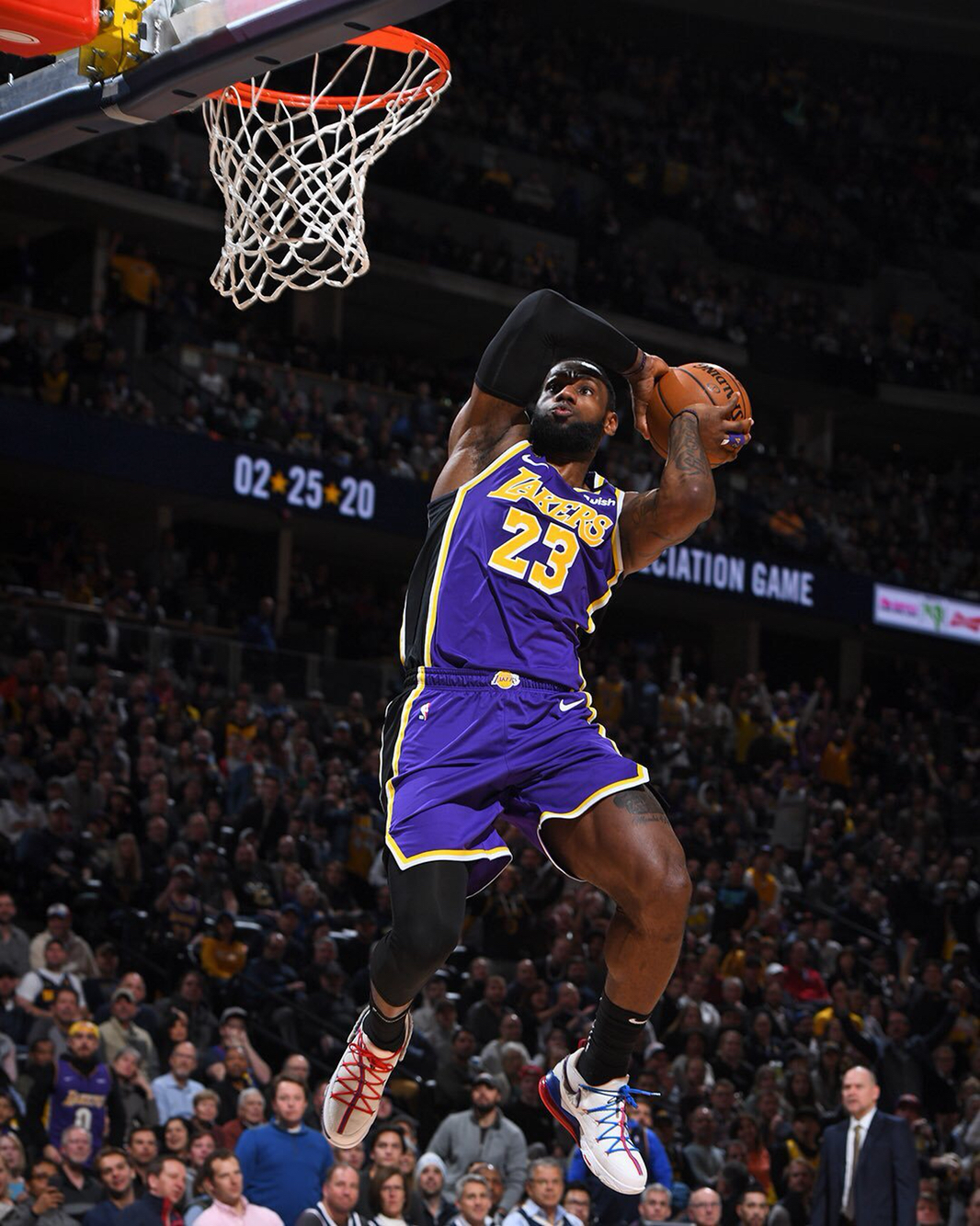 仍居第六 仍居第六