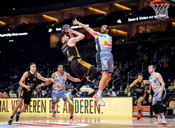 录不相上下 录不相上下