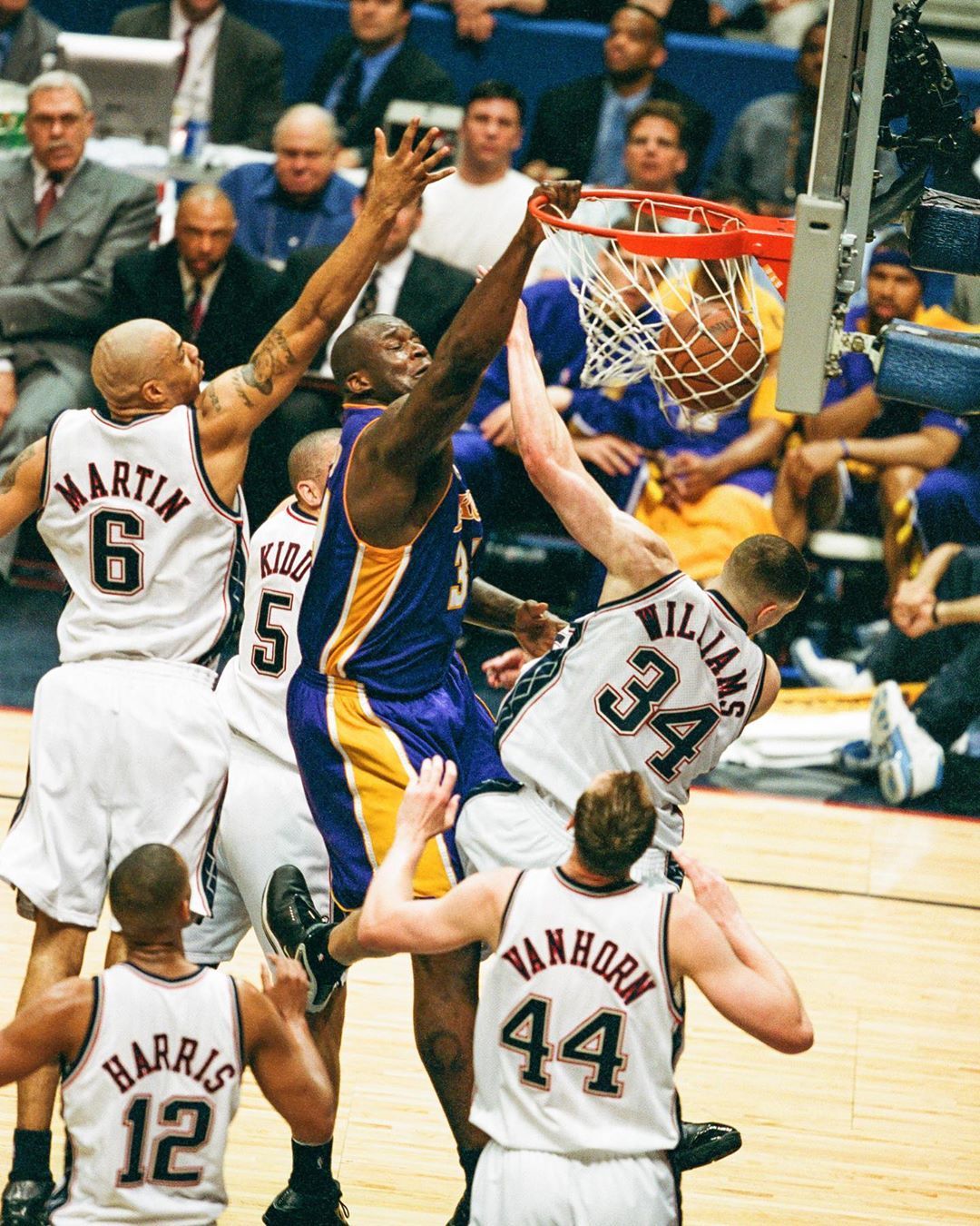 季中的首次 季中的首次